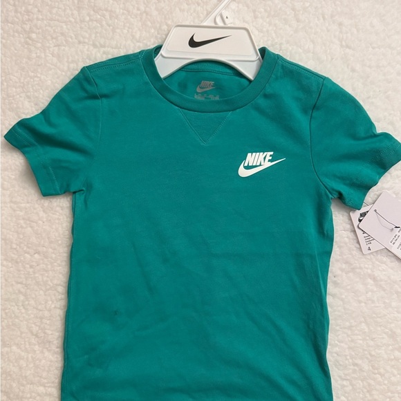 NWT Nike Kids Short Set, Size 4 - Picture 3 of 5